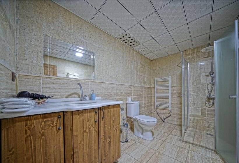 اتاق خانوادگی, Alaturca House