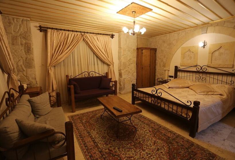 غرفة عائلية, Alaturca House