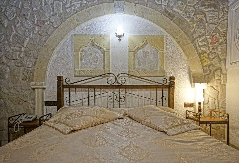 اتاق خانوادگی, Alaturca House