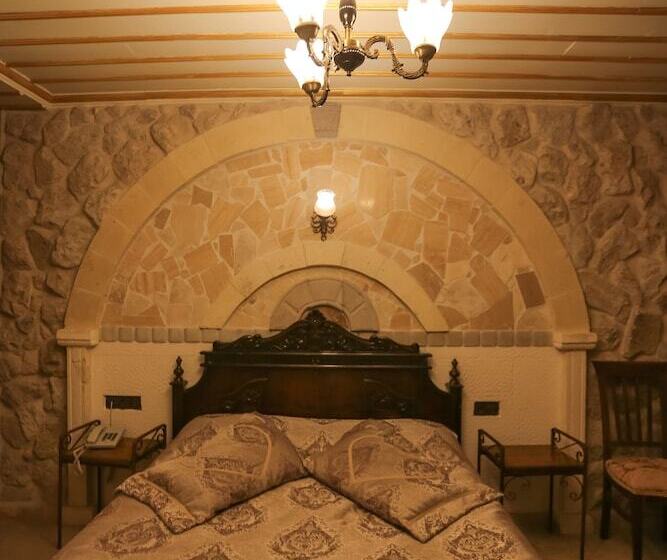 غرفة إقتصادية داخلية, Alaturca House