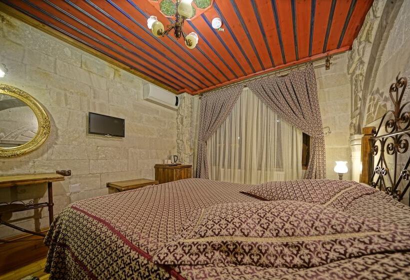 Quarto Estandar, Alaturca House