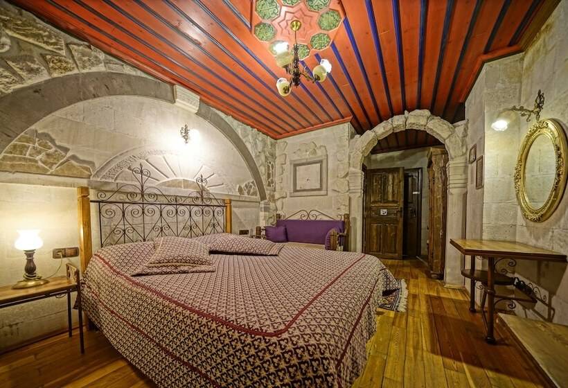 غرفة قياسية, Alaturca House