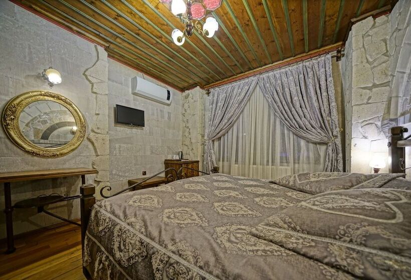 Quarto Estandar, Alaturca House