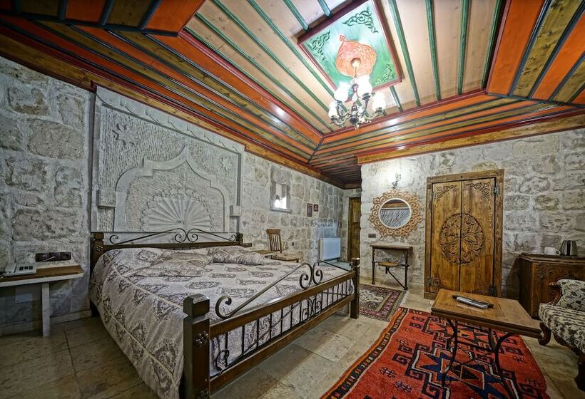 Quarto Deluxe, Alaturca House
