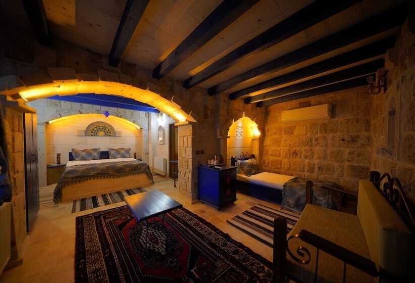 اتاق لوکس سه تخته, Alaturca House