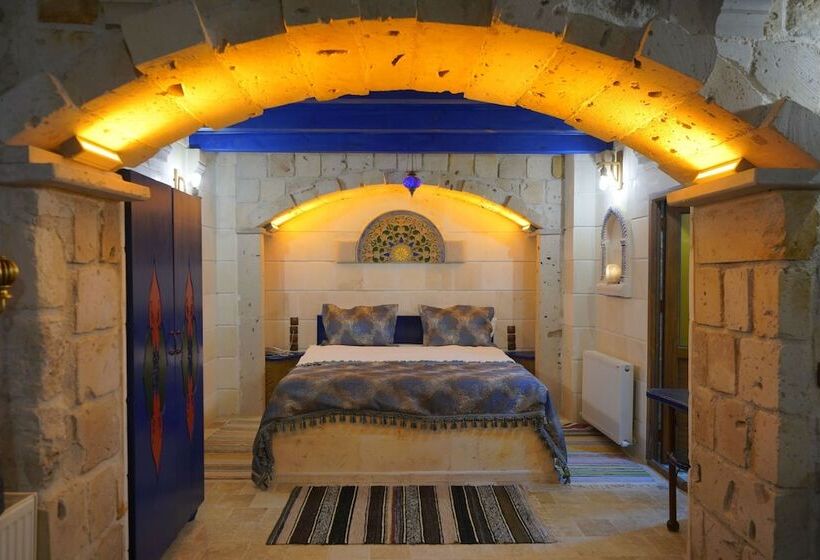 غرفة ديلوكس ثلاثية, Alaturca House