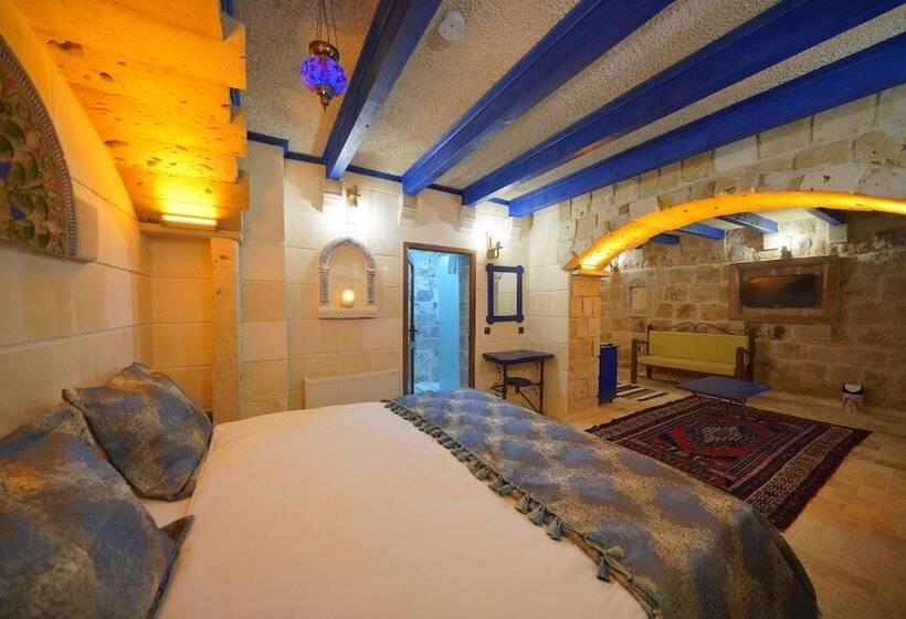 اتاق لوکس سه تخته, Alaturca House