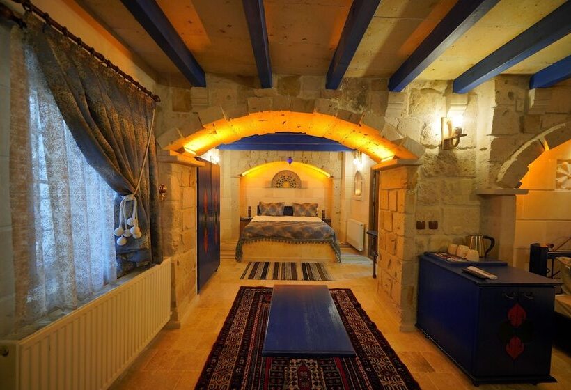 غرفة ديلوكس ثلاثية, Alaturca House