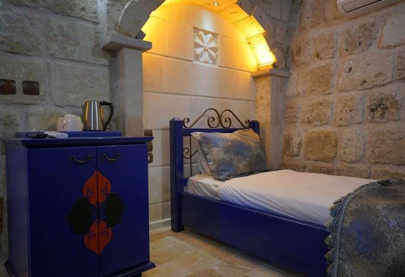 غرفة ديلوكس ثلاثية, Alaturca House