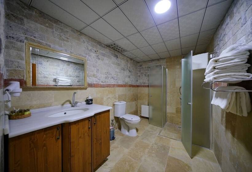 اتاق خانوادگی, Alaturca House