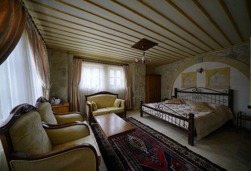 غرفة عائلية, Alaturca House