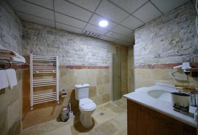 غرفة إقتصادية داخلية, Alaturca House