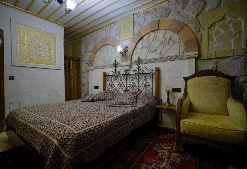 غرفة إقتصادية داخلية, Alaturca House
