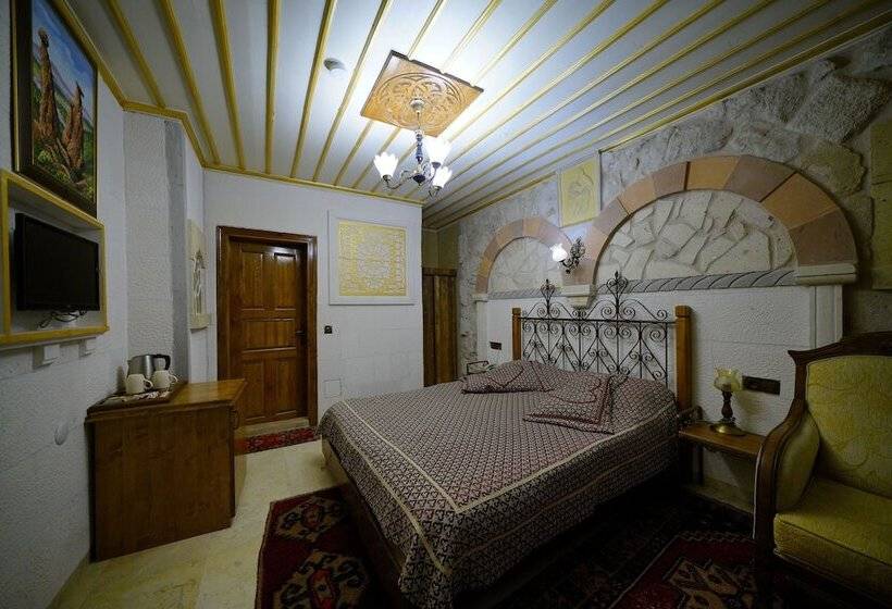 غرفة إقتصادية داخلية, Alaturca House