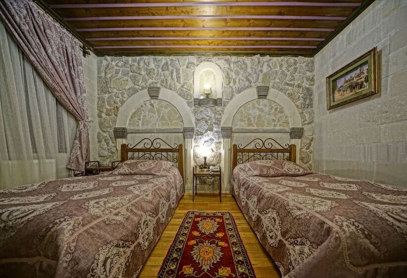Quarto Estandar, Alaturca House