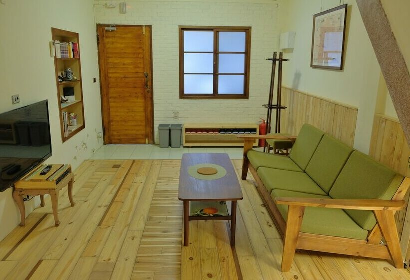 خانه 1 خوابه, Adore Tainan Adore House