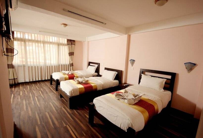 اتاق راحتی سه تخته, Annapurna Guest House