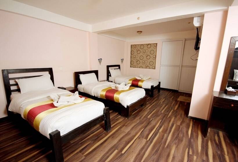 اتاق راحتی سه تخته, Annapurna Guest House