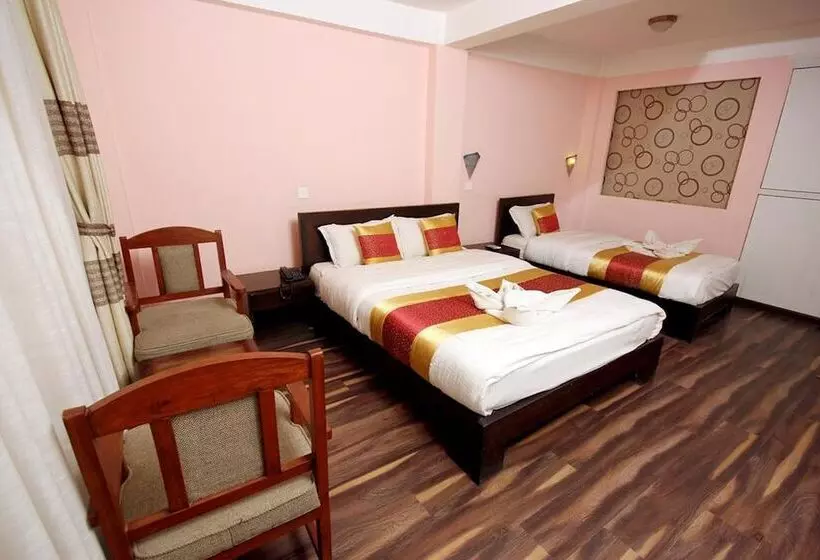 اتاق راحتی سه تخته, Annapurna Guest House