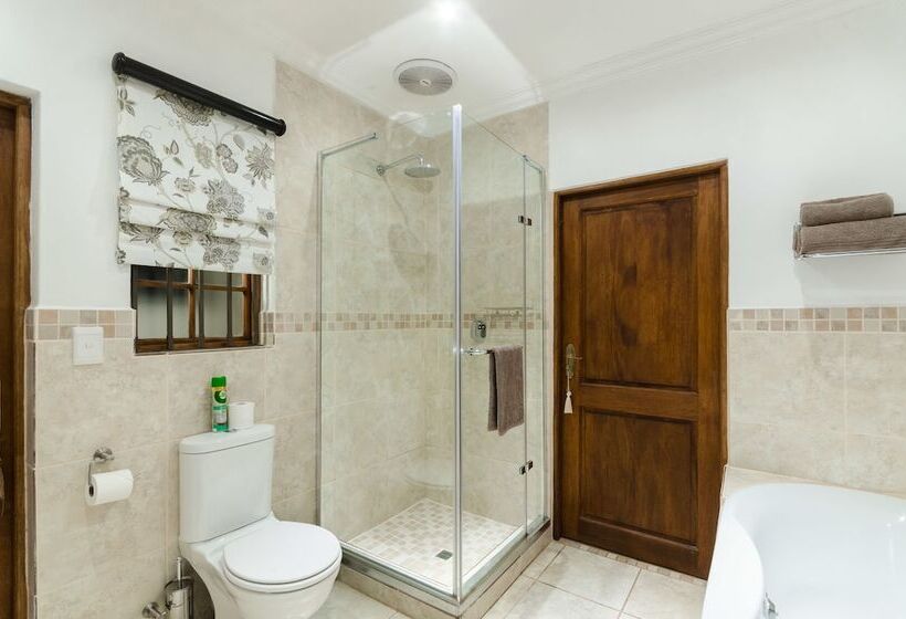 Family Suite, Nut Grove Boutique