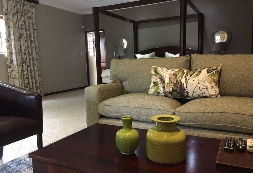 Family Suite, Nut Grove Boutique