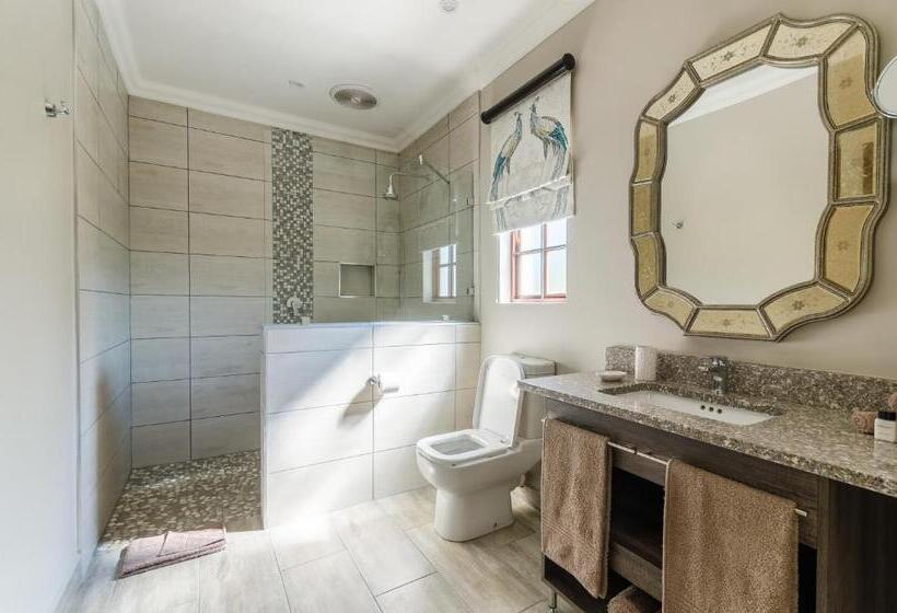 Люкс Superior, Nut Grove Boutique