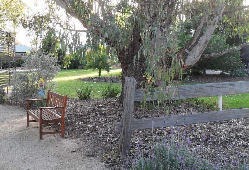 اتاق استاندارد, The Retreat At Froog Moore Park