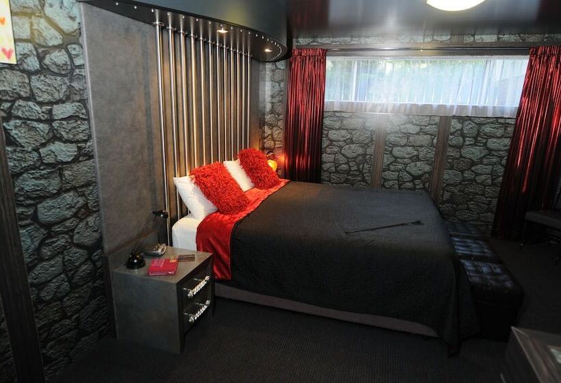 اتاق استاندارد, The Retreat At Froog Moore Park