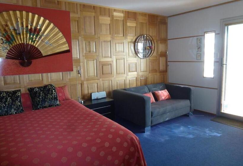 اتاق استاندارد, The Retreat At Froog Moore Park