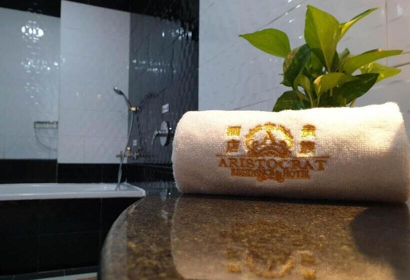 小型套房, Aristocrat Residence &