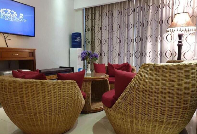 Полулюкс, Aristocrat Residence &
