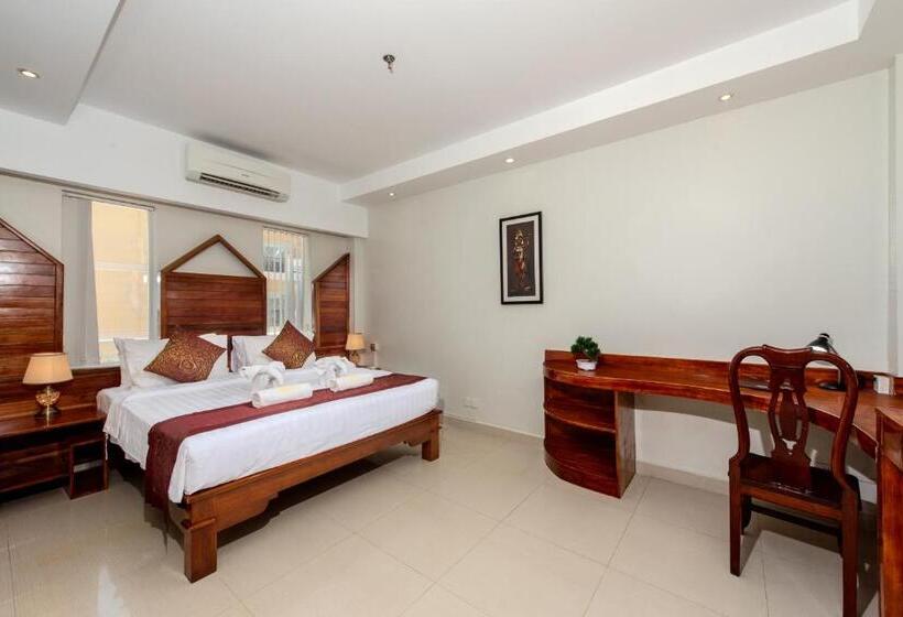 小型套房, Aristocrat Residence &