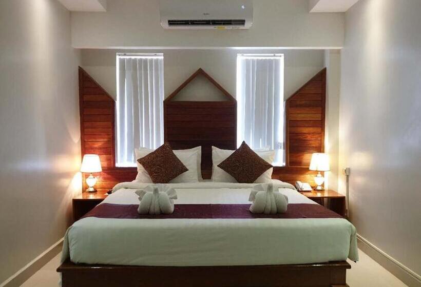 小型套房, Aristocrat Residence &