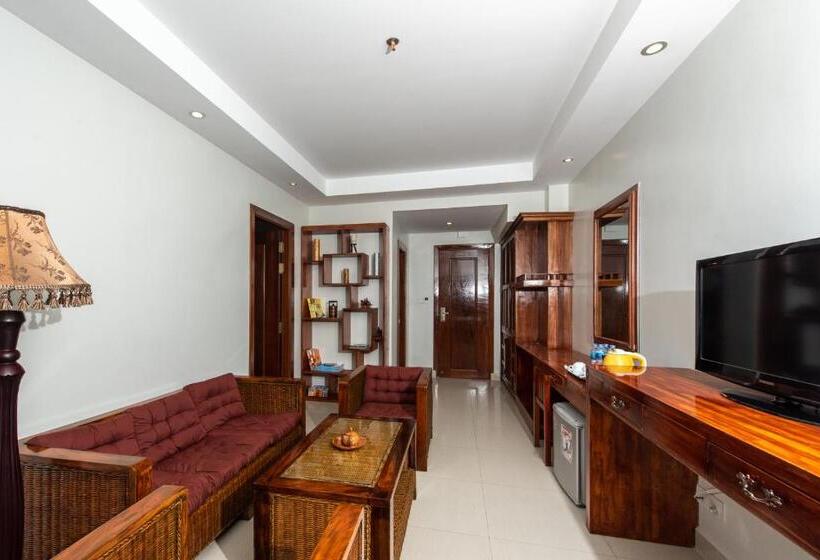 小型套房, Aristocrat Residence &