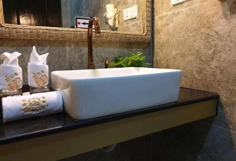 带大床的标准间, Aristocrat Residence &