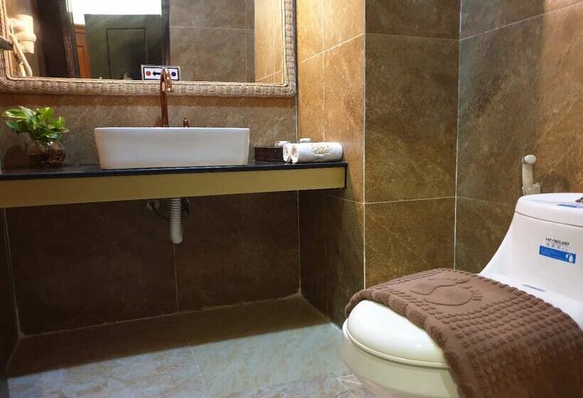 带大床的豪华间, Aristocrat Residence &