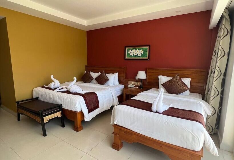 高级三人间, Aristocrat Residence &