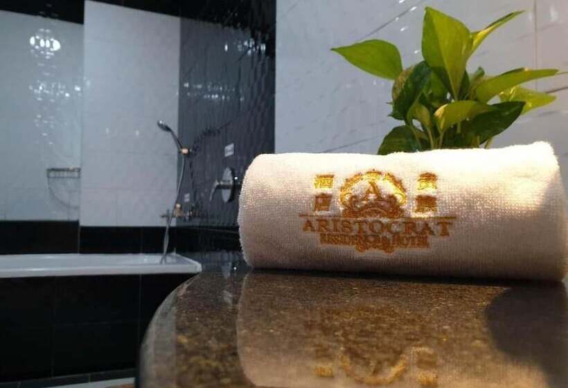 Полулюкс, Aristocrat Residence &