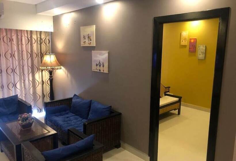 小型套房, Aristocrat Residence &