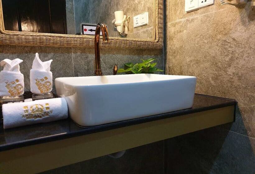 带大床的豪华间, Aristocrat Residence &