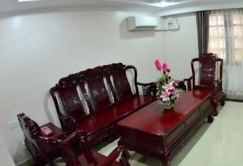 سوییت جونیور, Aung Gyi Soe