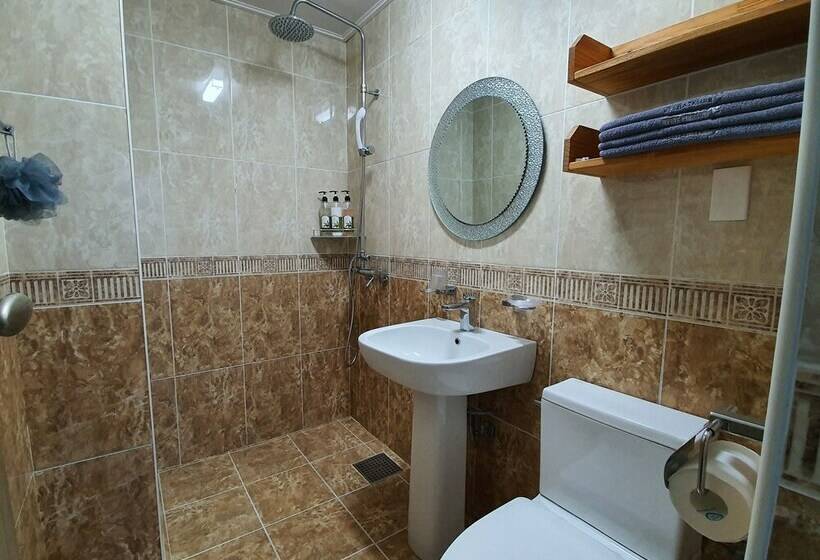 Cameră Basic, Beewool Chaewool