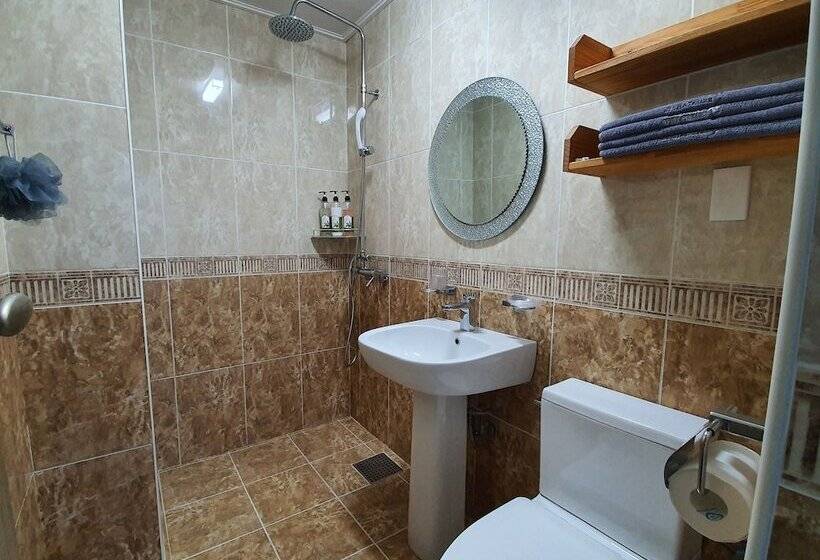 Cameră Basic, Beewool Chaewool