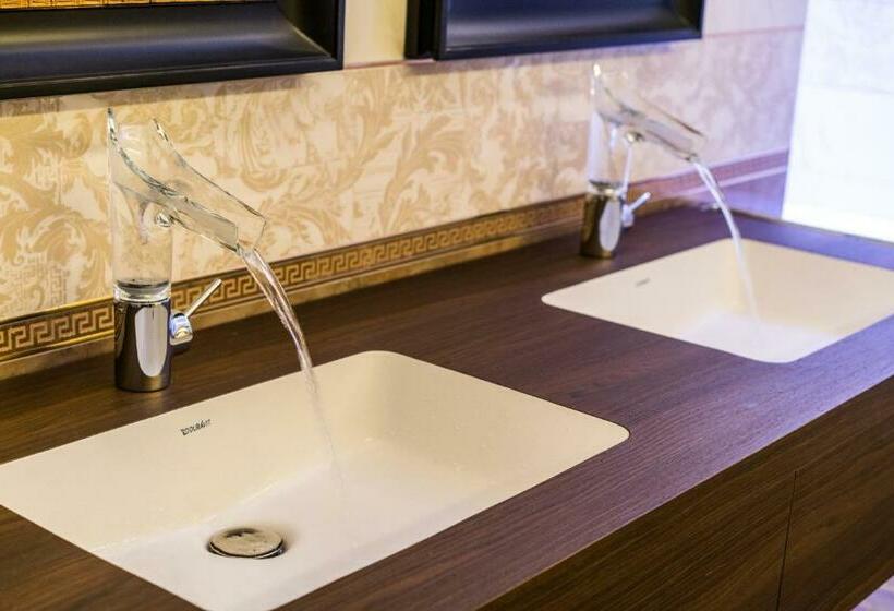 سوئیت با وان آب گرم, Diamond Suites By Reykjavik Keflavik Airport