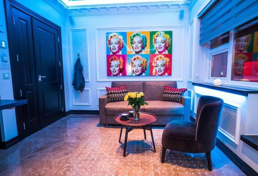 سوئیت با وان آب گرم, Diamond Suites By Reykjavik Keflavik Airport