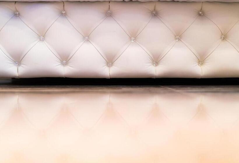 سوییت جونیور با بالکن, Diamond Suites By Reykjavik Keflavik Airport