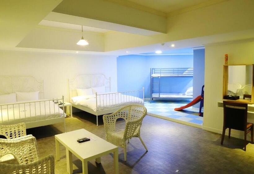 디럭스 패밀리 룸, Hillside