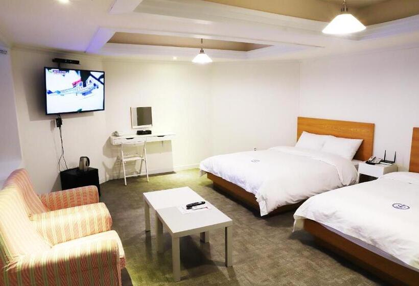 디럭스 패밀리 룸, Hillside