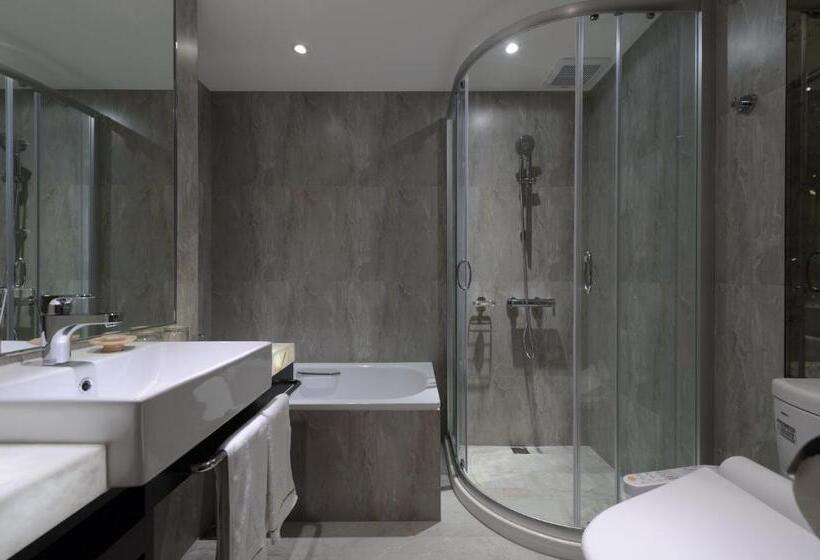 اتاق لوکس با بالکن, K Hotel Taipei Songjiang
