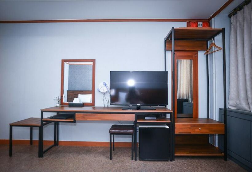 Quarto deluxe, Noblesse Tourist